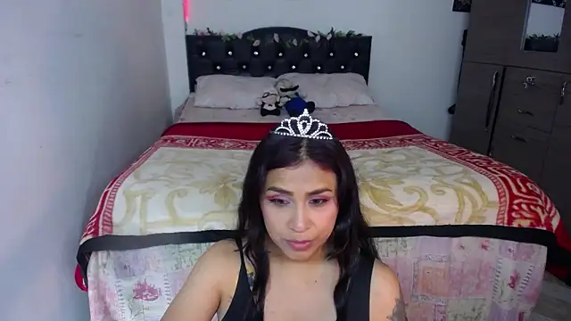 Snapshot of pinky_violeta chatting on 10.17.25 pinky violeta online show from 10.17.25