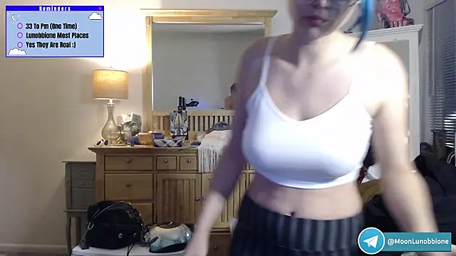 Snapshot of Lunobbione chatting on 02.13.26 Lunobbione online show from 02.13.26