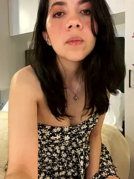 Snapshot of saori_10 chatting on 12.09.24 saori 10 online show from 12.09.24