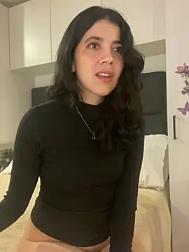 Snapshot of saori_10 chatting on 01.26.25 saori 10 online show from 01.26.25