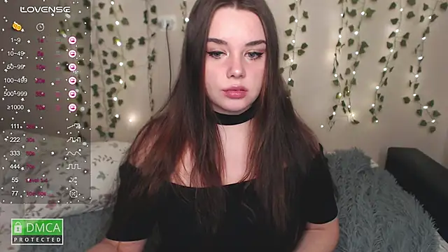 Snapshot of aliice_cutie chatting on 12.25.24 aliice cutie online show from 12.25.24