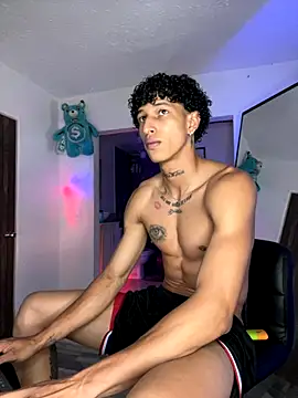 Snapshot of mike_casseano chatting on 10.31.25 mike casseano online show from 10.31.25