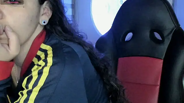 natasha logan  online show from 03.27.26