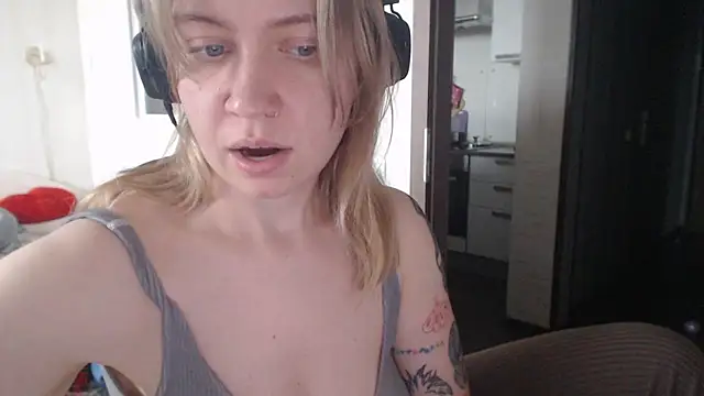 Snapshot of amanda_kiss_kiss chatting on 03.02.25 amanda kiss kiss online show from 03.02.25