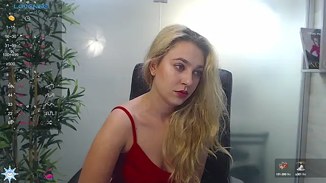 Snapshot of AvaBlue_ chatting on 01.14.25 AvaBlue online show from 01.14.25