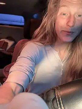 GoldenFlameGoddess online show from 02.11.26