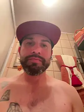 Snapshot of hotraillX chatting on 02.23.25 hotraillX online show from 02.23.25