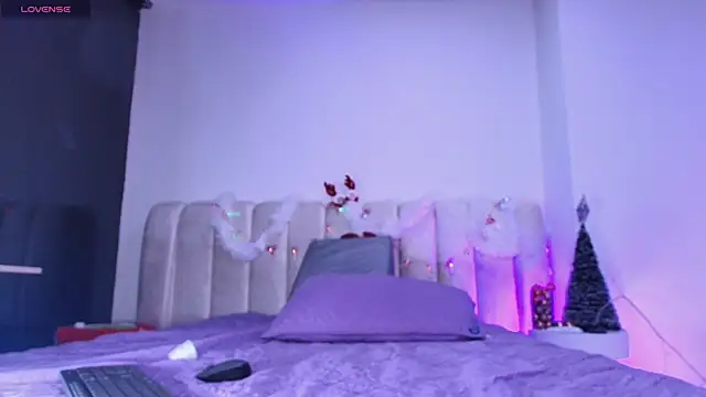 Snapshot of _sex_mia chatting on 12.15.25 sex mia online show from 12.15.25