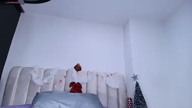 Snapshot of _sex_mia chatting on 12.20.25 sex mia online show from 12.20.25