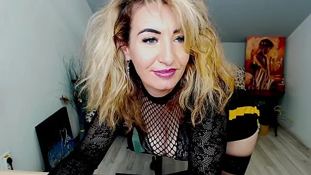 Snapshot of Cassandra_Hotty chatting on 02.28.25 Cassandra Hotty online show from 02.28.25