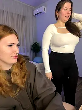  Chlo  e online show from 09.26.25