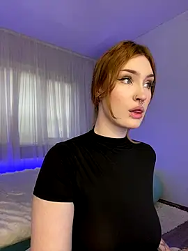  Chlo  e online show from 10.05.25