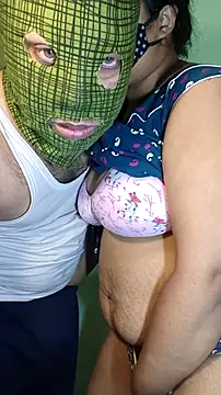 Snapshot of hotty_Sexy-couple chatting on 01.18.25 hotty Sexy-couple online show from 01.18.25