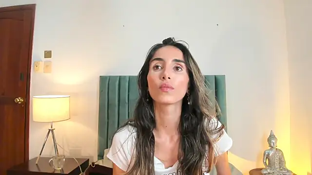 Snapshot of Nina_Cavaali chatting on 12.11.24 Nina Cavaali online show from 12.11.24