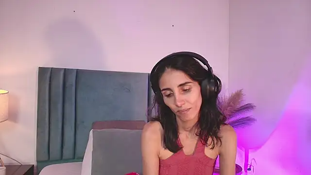 Snapshot of Nina_Cavaali chatting on 10.01.25 Nina Cavaali online show from 10.01.25