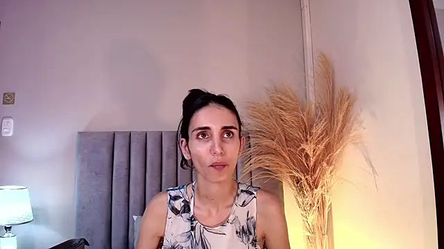 Snapshot of Nina_Cavaali chatting on 10.18.25 Nina Cavaali online show from 10.18.25