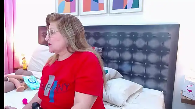 Snapshot of sandra_20 chatting on 04.20.26 sandra 20 online show from 04.20.26