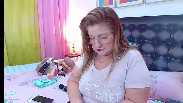 Snapshot of sandra_20 chatting on 05.21.26 sandra 20 online show from 05.21.26