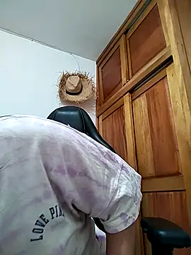 Mia Hampton online show from 09.17.25