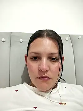 Mia Hampton online show from 04.02.26