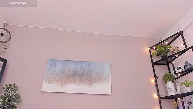 Briana Wells  online show from 03.19.26