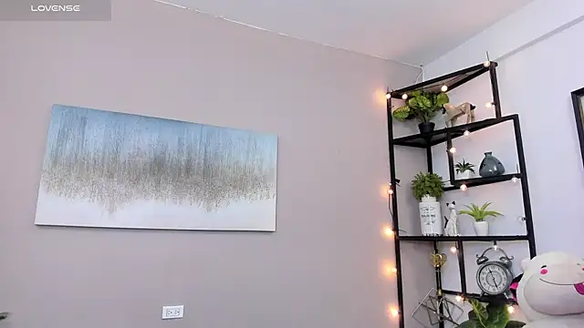 Briana Wells  online show from 04.20.26