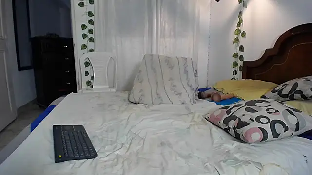 ivonne  hott1 online show from 02.11.26