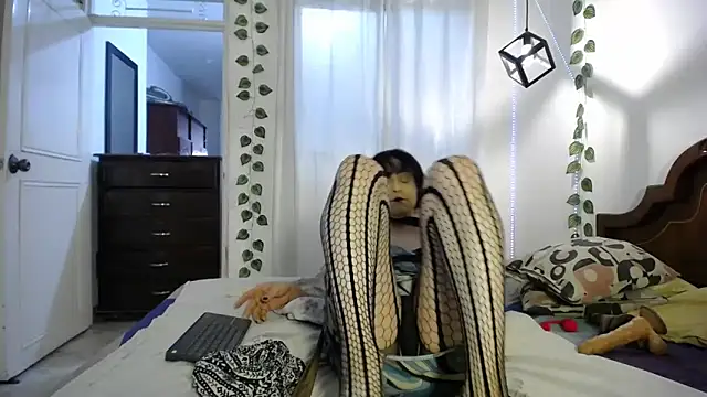 ivonne  hott1 online show from 02.23.26