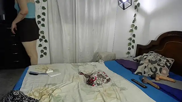 ivonne  hott1 online show from 04.04.26