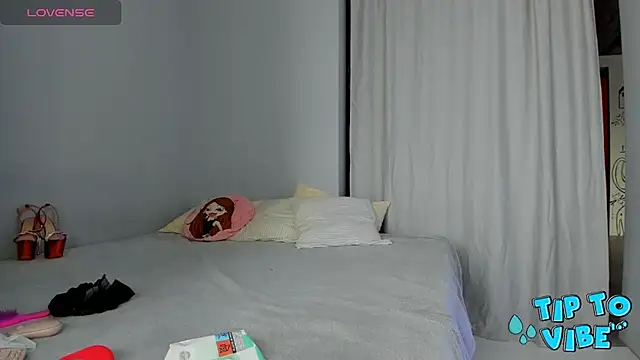 Snapshot of EllenMays chatting on 02.13.25 EllenMays online show from 02.13.25