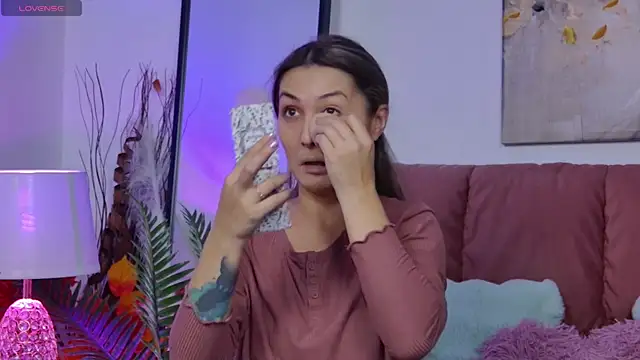 Snapshot of NicolLopeze chatting on 10.16.25 NicolLopeze online show from 10.16.25