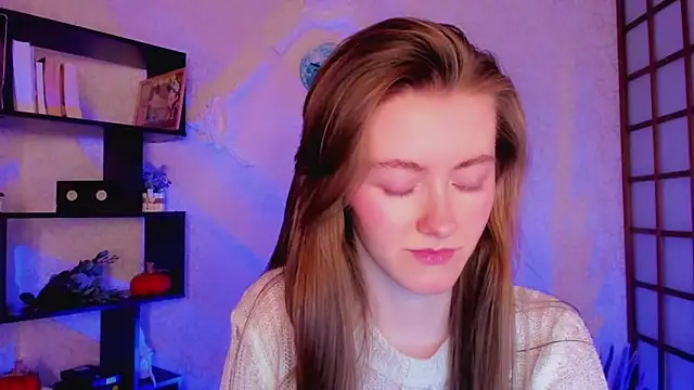 KateCuddle online show from 12.24.24