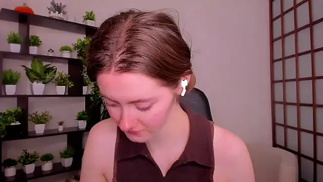 KateCuddle online show from 10.16.25