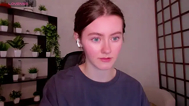 KateCuddle online show from 12.19.25