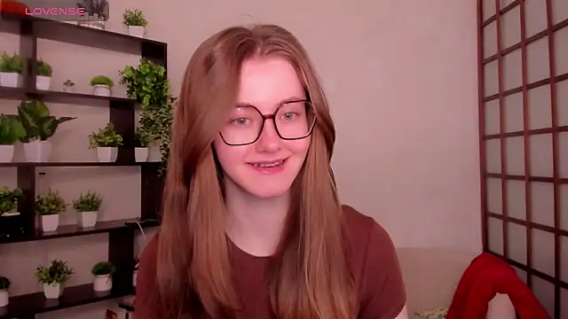 KateCuddle online show from 05.15.26