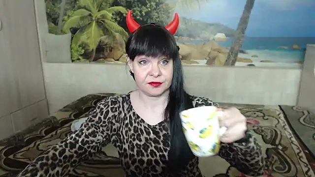 Snapshot of Aphelandra chatting on 03.13.25 Aphelandra online show from 03.13.25