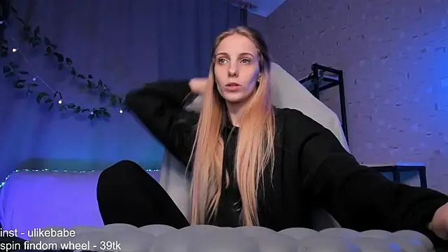 Anna Fink online show from 01.31.25