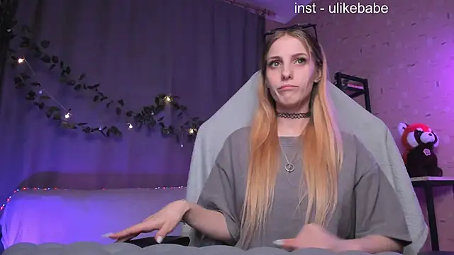 Anna Fink online show from 03.21.25