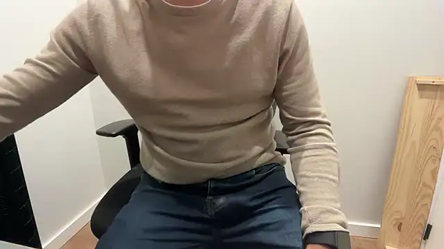 Snapshot of rickyi2023 chatting on 11.02.25 rickyi2023 online show from 11.02.25