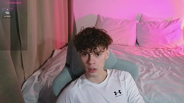 cute thomas online show from 03.25.26