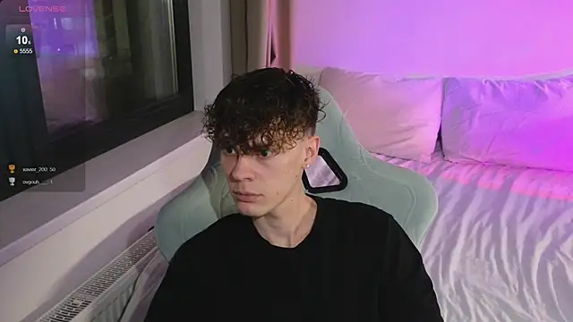 Snapshot of cute_thomas chatting on 06.03.26 cute thomas online show from 06.03.26