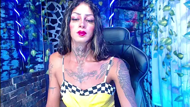 kissingdevil online show from 01.12.25