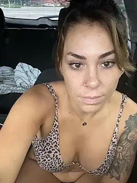 Snapshot of LeaGambit__ chatting on 09.11.25 LeaGambit online show from 09.11.25