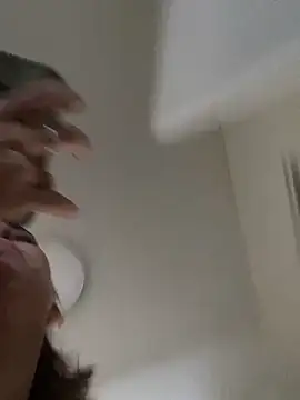 Snapshot of LeaGambit__ chatting on 09.24.25 LeaGambit online show from 09.24.25