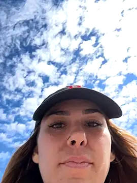 Snapshot of LeaGambit__ chatting on 10.10.25 LeaGambit online show from 10.10.25