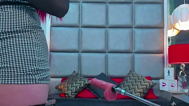 AllissaBrowm online show from 04.21.26