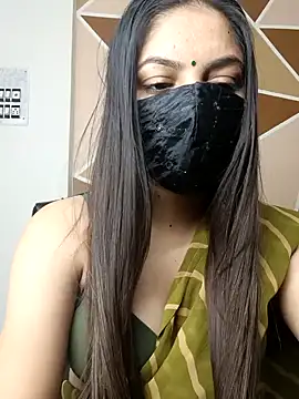 Snapshot of _desigori chatting on 12.14.24 desigori online show from 12.14.24