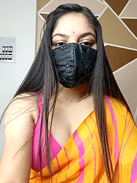 Snapshot of _desigori chatting on 01.07.25 desigori online show from 01.07.25