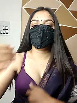 Snapshot of _desigori chatting on 02.28.25 desigori online show from 02.28.25