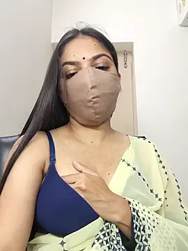 Snapshot of _desigori chatting on 02.03.26 desigori online show from 02.03.26